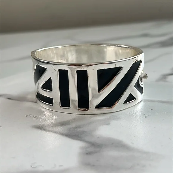 Pre owned Anne Klien Silver and Black Geometric bracelet - Picture 4 of 16
